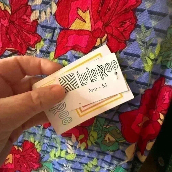 Lularoe medium blue floral ANa maxi dress. Red roses. Pattern over pattern .NWT. - Picture 7 of 8